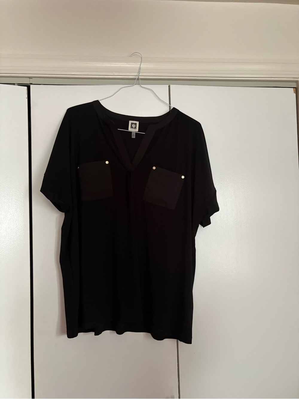 Anne Klein Black V-Neck Short Sleeve Shirt with Chest Pockets